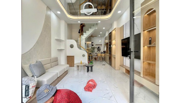 NHÀ GẤP BẢN - 66m² - GIÁ CHỈ 70tr/m² - P8 GÒ VẤP NHỈNH 4 TỶ!